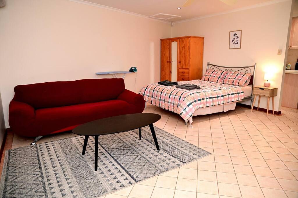 Spacious Studio In Alicesprings Queenbed+Ksairbed Alice Springs Exterior photo